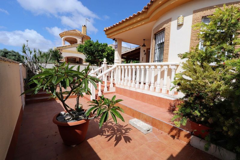 Foto e7102de9-daab-462a-91c6-a6decd8740dc. Casa amb aparcament a San Miguel Murcia