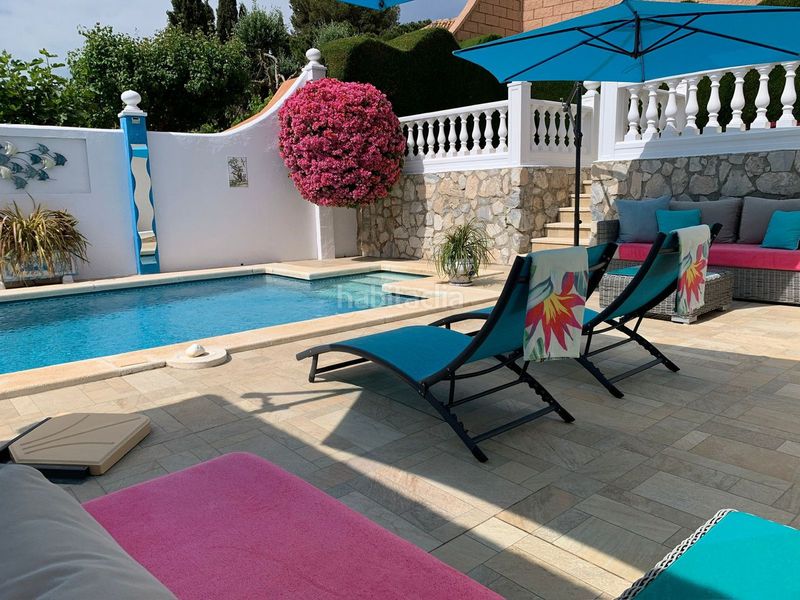 Foto f7df8696-b5b6-4690-8388-2ecc73800c28. Casa con parcheggio in Centro Benalmádena