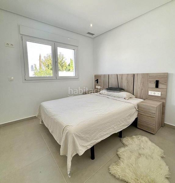 Foto ad885ac8-58c3-4ff5-9b0f-317f252ee58a. Casa amb piscina a Benijófar
