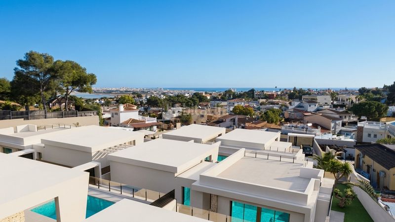 Foto 3dedbfcc-c0a8-45ea-8376-4f96cfc18802. Casa amb piscina a El Molino Torrevieja