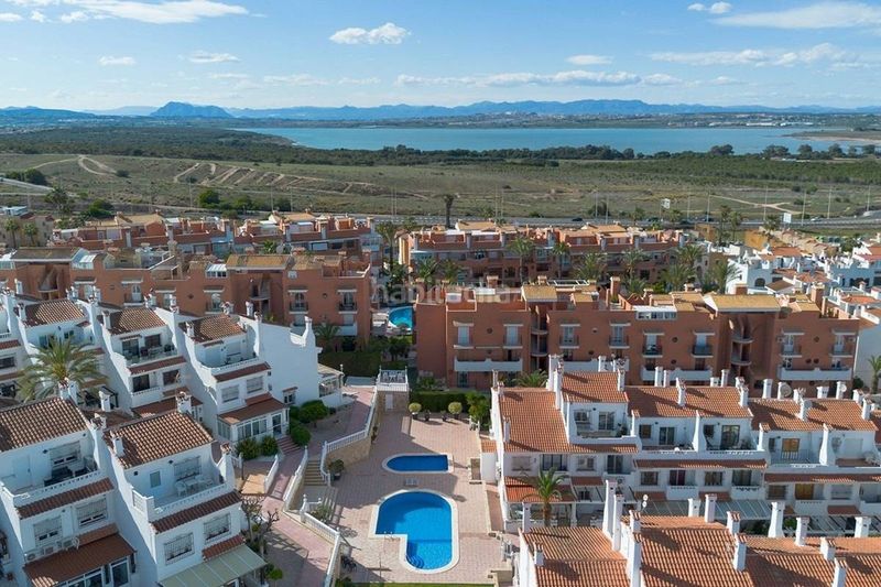 Foto 18e3463c-07fe-4cc6-93c4-437696ed9438. Casa a Torreblanca Torrevieja