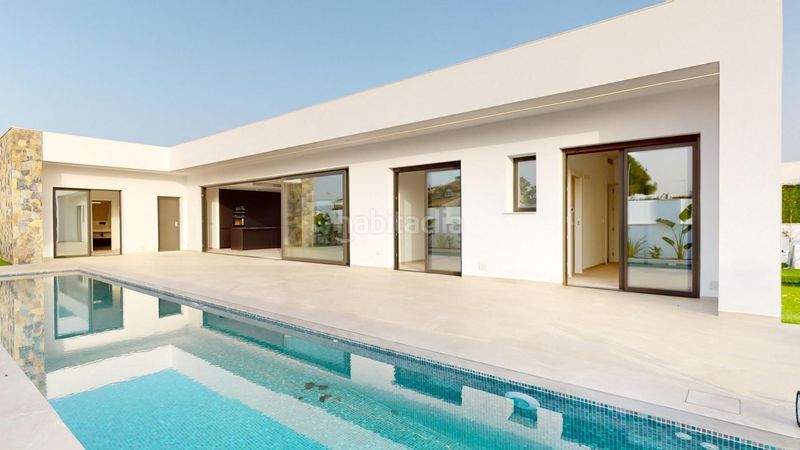 Foto d46be6b0-4d52-4a7c-b799-021ef098c5ff. Casa amb piscina a Centro Alcázares (Los)