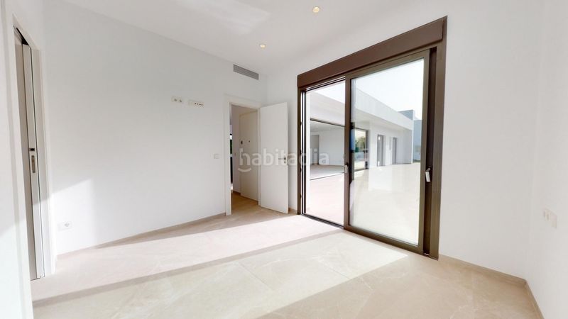 Foto f33018f9-0dd3-4687-906d-624a1b3b57f8. Casa amb piscina a Centro Alcázares (Los)