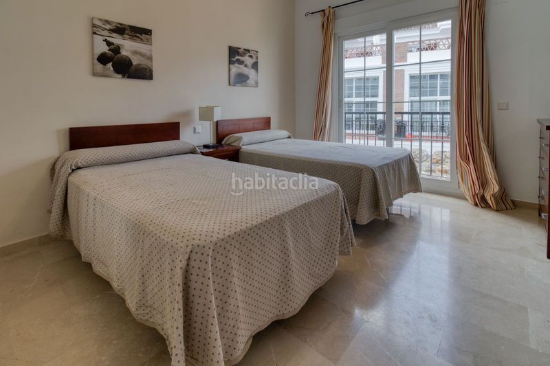 Foto ed2e3d4c-b385-4360-9f30-5995f4da7b02. Pis amb aparcament a Rojales