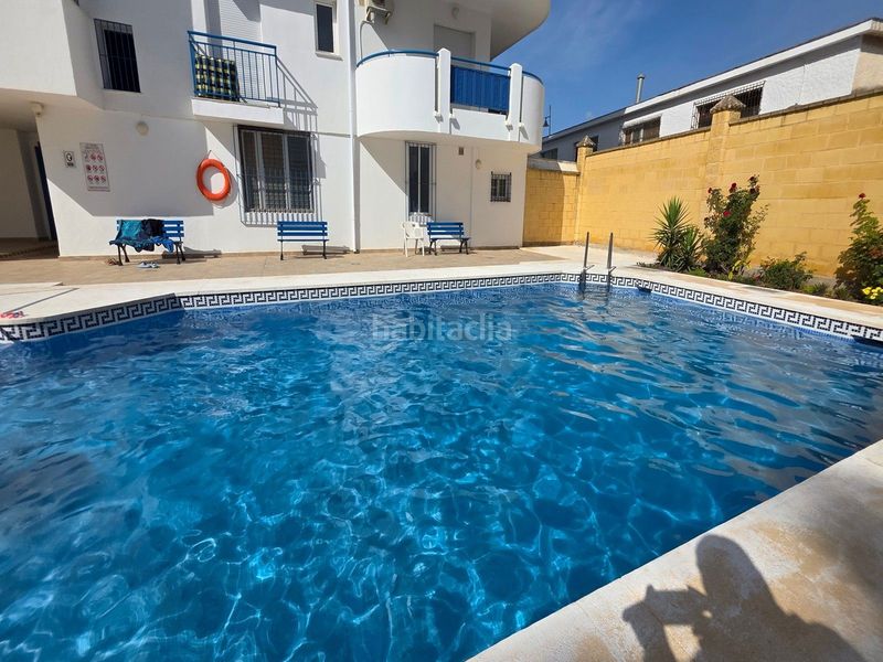 Foto a2d18b79-4143-4957-8c17-f1a8f01c6b47. Casa amb aparcament piscina a Los Boliches Fuengirola