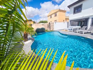 Semi detached house in Los Urrutias