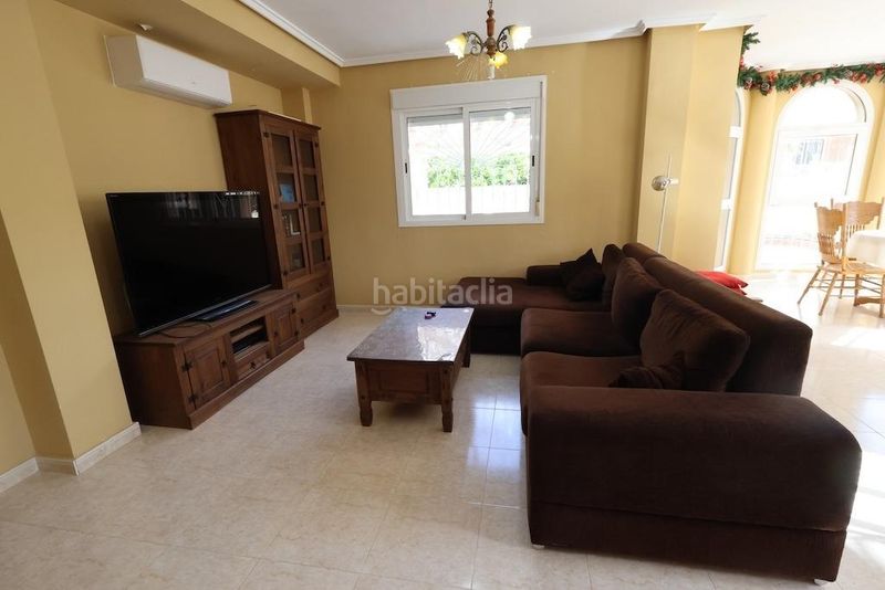 Foto afbe887d-dd88-4a29-b781-61b77c0efb2c. Casa adossada amb aparcament a Benijófar