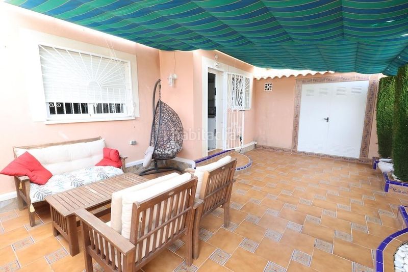Foto b02bca25-7860-4f0c-86d9-7f12c78ea329. Casa adossada amb aparcament a Benijófar