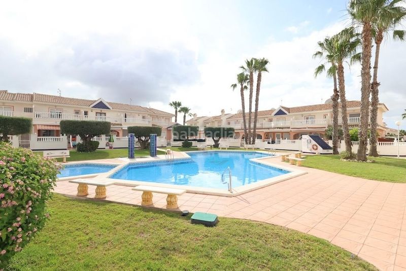 Foto d10e101e-8803-4eb3-96bd-e4ac01f1547e. Casa adossada amb aparcament a Benijófar