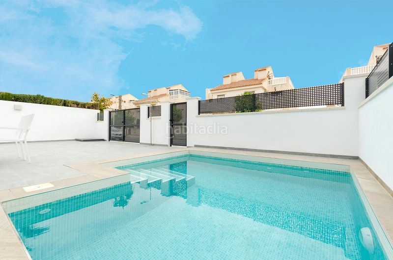 Foto c1ae1181-c02d-495f-92c4-657be8733991. Casa amb piscina a Zona Carrefour - Urbanizaciones Torrevieja