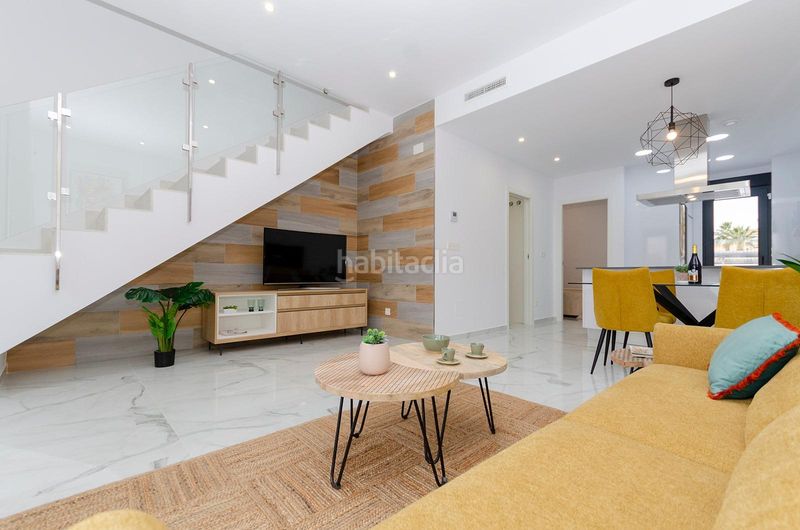 Foto d198ab4e-81ad-4432-81c1-1b05f92078a3. Casa amb piscina a Zona Carrefour - Urbanizaciones Torrevieja