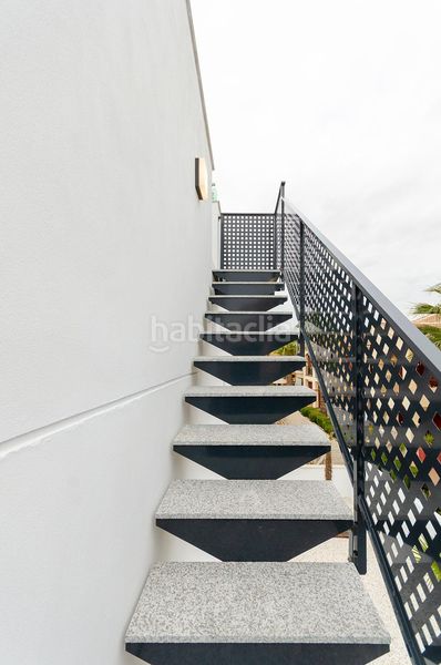 Foto ebe54af8-ca1e-40e3-817c-a62d60b047fb. Casa amb piscina a Zona Carrefour - Urbanizaciones Torrevieja