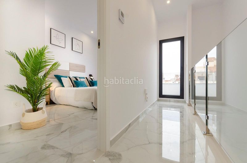 Foto f316ff86-a867-4689-aa17-fe61a2145197. Casa amb piscina a Zona Carrefour - Urbanizaciones Torrevieja