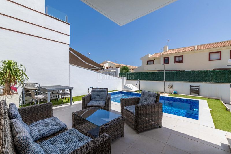 Foto ab7e8fed-8c3e-4ea4-a9bb-36b6c5589570. Casa amb piscina a Rojales