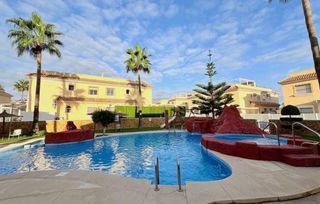 Casa adossada a Villamartín-Las Filipinas