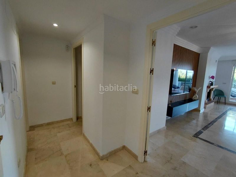 Foto e919c19c-0d99-4303-a034-6df3648da517. Pis a los jardines de Marbella - la ermita Marbella