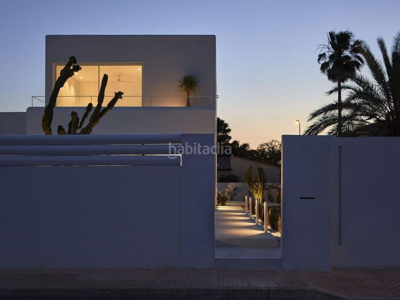 Foto 166c5bc1-da36-47b6-aea2-4a295f26ec68. Casa amb piscina a Centro Estepona