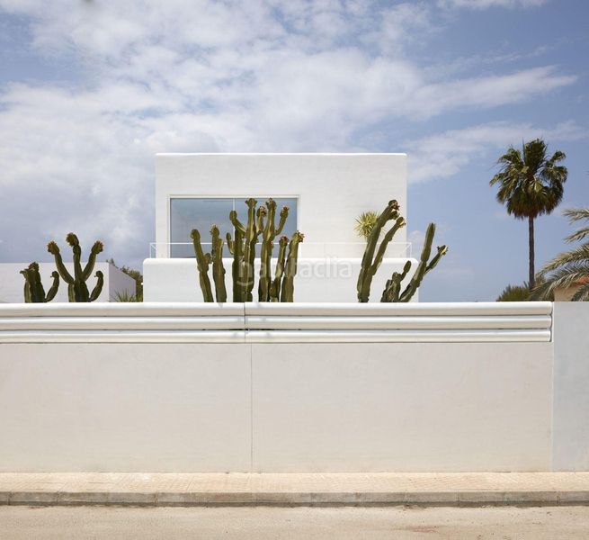 Foto d0c36e8a-cd8d-40de-b02b-3043b62112fb. Casa amb piscina a Centro Estepona