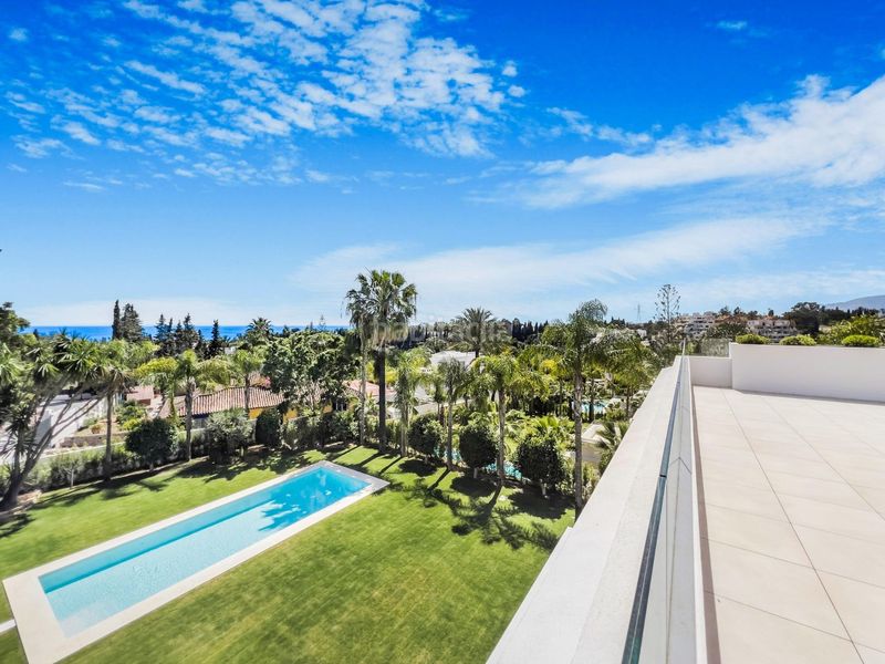 Foto d91f248d-42f3-4a4b-a2fc-7e51e44e6e0d. Casa en lomas de Marbella club Marbella