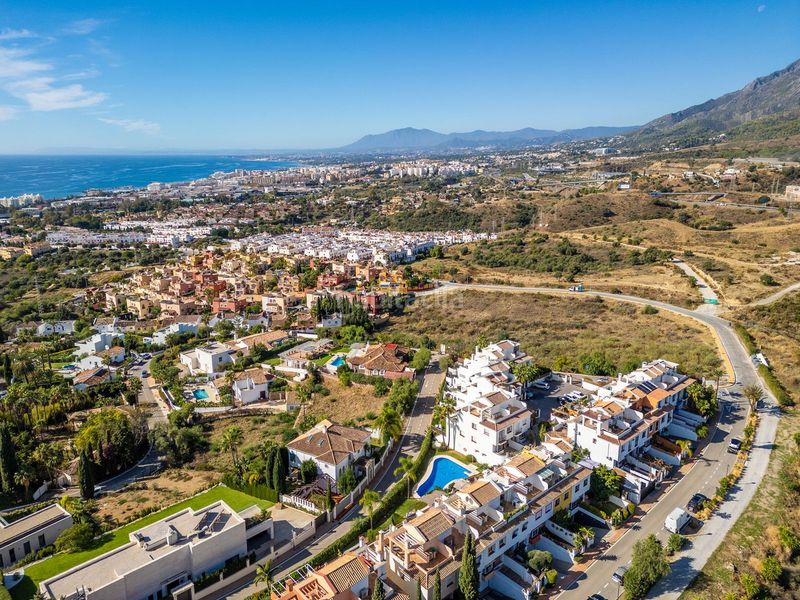Foto 2e2839ed-6019-4821-9813-eb0dc64d641e. Casa adossada a Las Lomas de Río Verde Marbella
