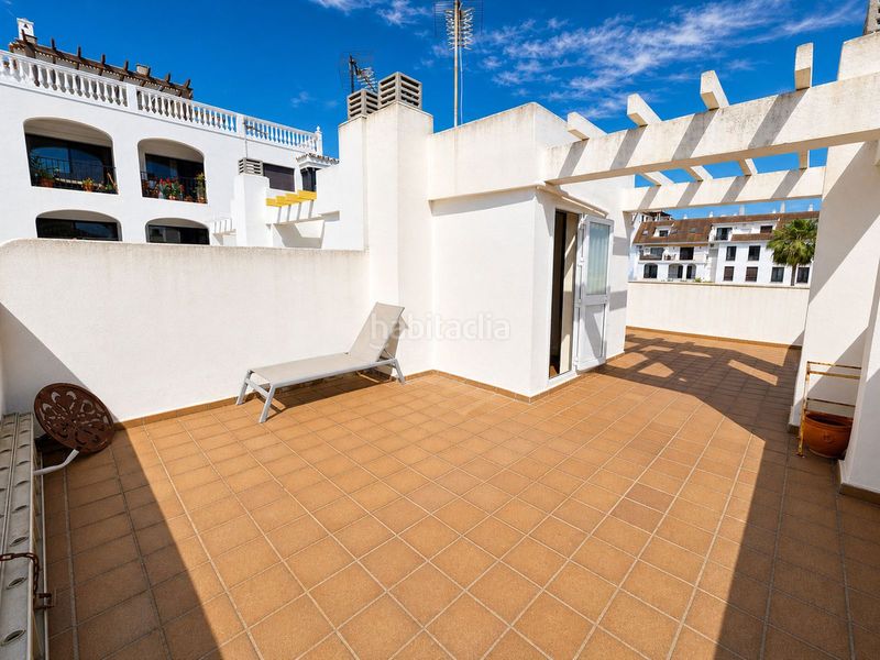 Foto 404e6b9c-f239-4211-a01e-ed69812bf107. Casa a La Duquesa Manilva