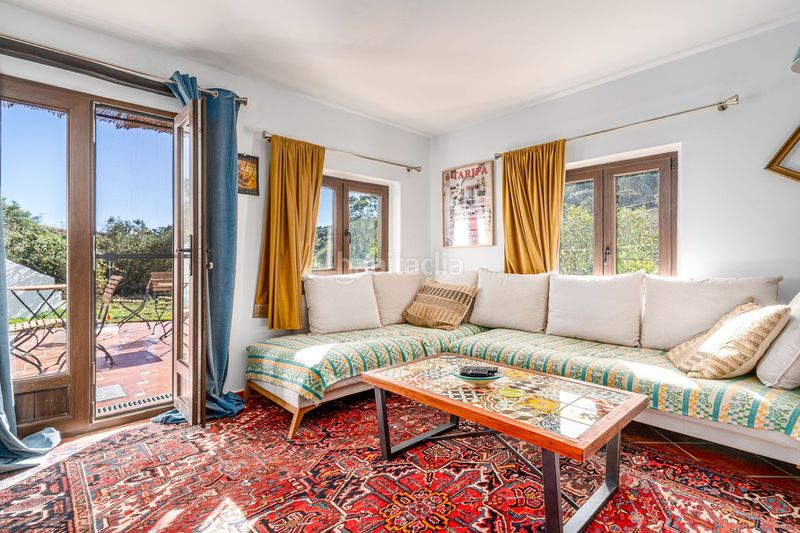 Foto f807f766-9bd6-45dc-9c09-773b202491f0. Casa amb aparcament a Casares pueblo Casares