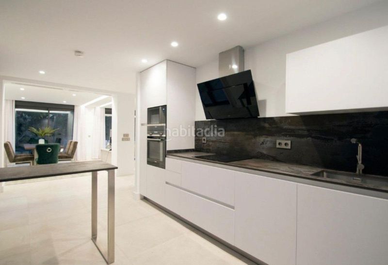 Foto 618b1082-70ff-45fc-9255-1f14c2b49f35. Casa a Las Brisas Marbella