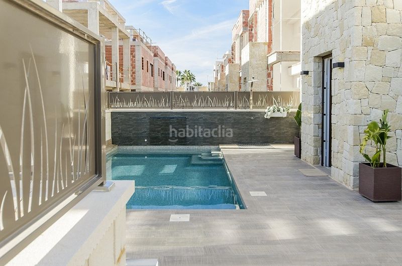 Foto 9ce48e81-c9bf-47eb-b28c-e7bfef36132b. Casa amb piscina a Almoradí