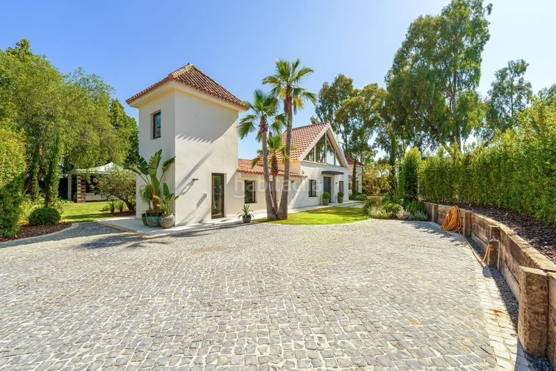 Foto 903cd29c-9c49-4f99-a33c-641f210bcdd0. Casa en Puerto Banús Marbella