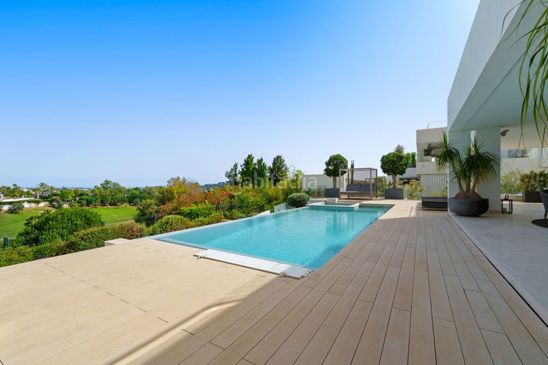 Foto 551a7955-497b-44c3-9d59-d81856313b57. Casa amb aparcament a Aloha Marbella