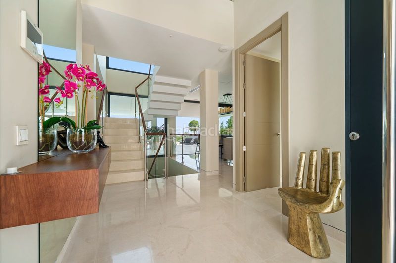 Foto 5e2f32bf-2d16-4134-80e3-d51c263d2950. Casa amb aparcament a Aloha Marbella