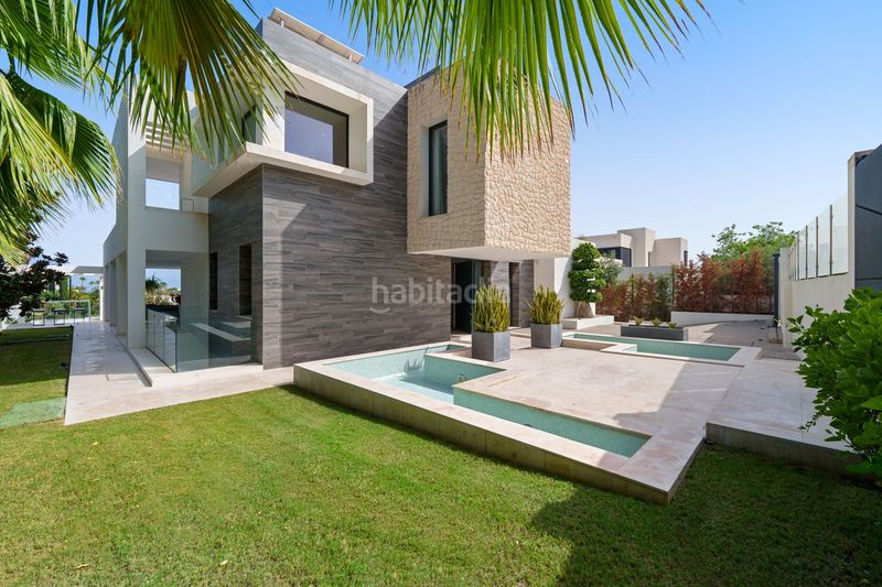 Foto 6c575d76-b72c-4878-b9a6-b4c108bd4cab. Casa amb aparcament a Aloha Marbella