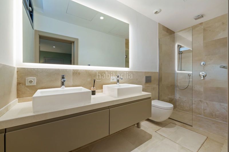 Foto a11ba764-5c3d-43c2-9c58-d9b96c8754fc. Casa amb aparcament a Aloha Marbella
