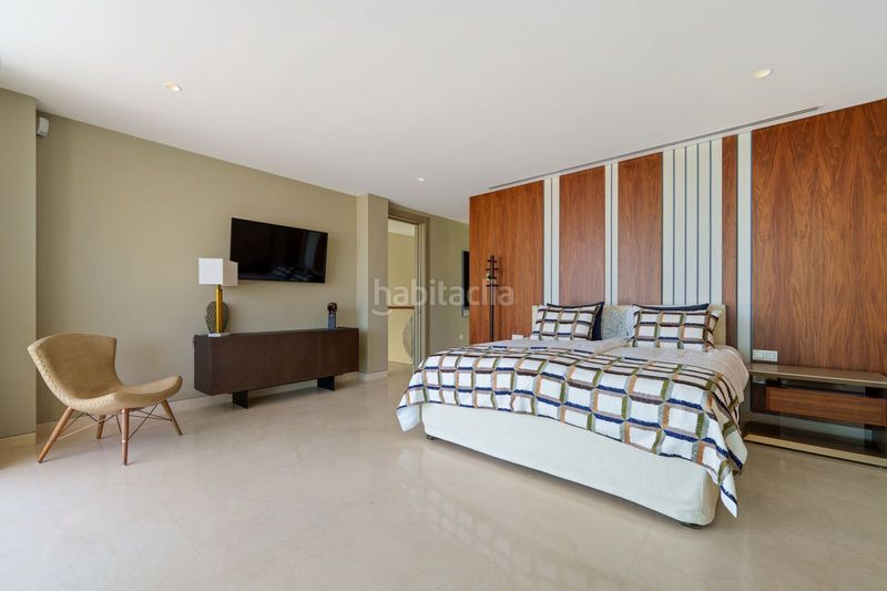 Foto b0f1d982-abdc-4e3e-b0ee-42536485f494. Casa amb aparcament a Aloha Marbella