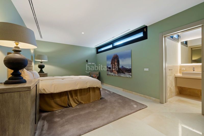 Foto c39346d4-0858-4454-bd3c-2a1a1f8f5e8d. Casa amb aparcament a Aloha Marbella