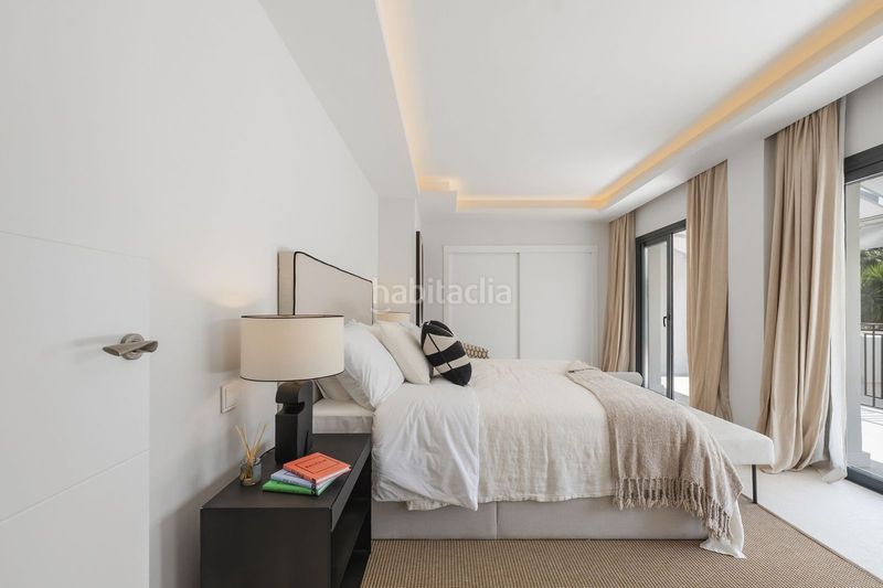 Foto 0aff5bb7-d397-4c2b-87a4-5e1d26962367. Casa adossada amb piscina a Aloha Marbella