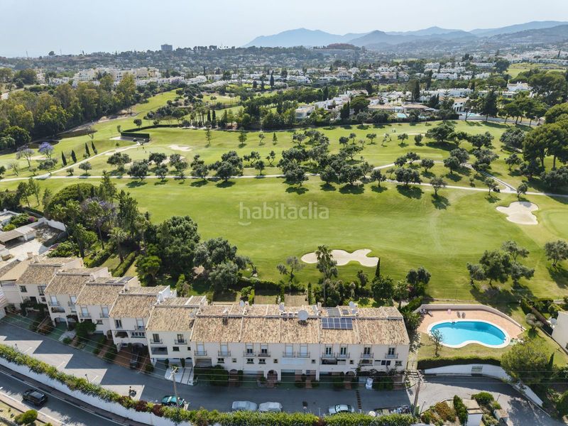Foto 61d0fa55-f22e-4bd1-9387-33530aba81f3. Casa adossada amb piscina a Aloha Marbella