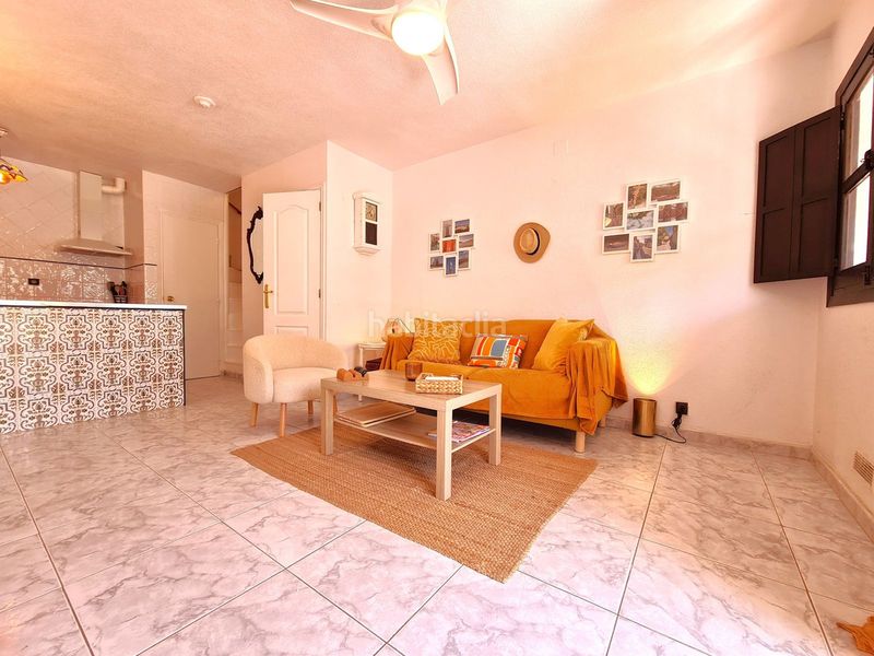 Foto c59e1ac6-ecfd-40b9-9a5e-0d0d74b16655. Casa adossada amb aparcament a Manilva pueblo Manilva