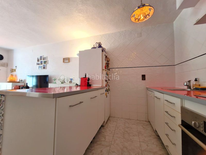 Foto ec33ed23-485c-494d-938f-fea6b655754e. Casa adossada amb aparcament a Manilva pueblo Manilva