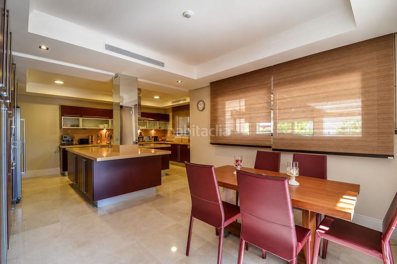 Foto a6dc453f-f224-40e5-90aa-794a572d5ca6. Casa en Las Lomas de Río Verde Marbella
