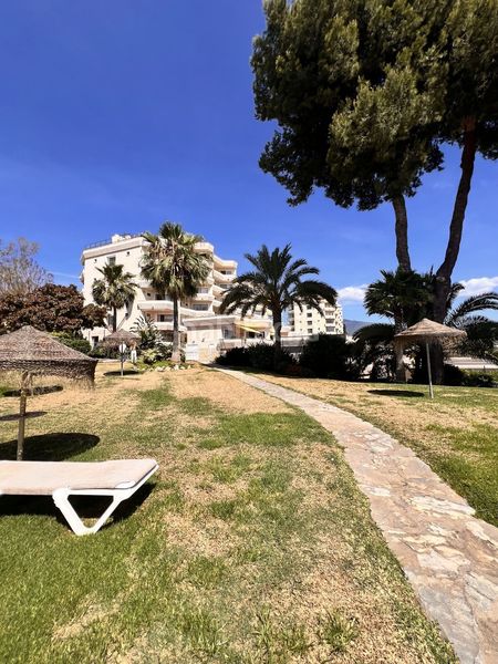 Foto 113fa0ef-ca08-4ce1-ab91-bf7fba4e7a1c. Casa amb aparcament a Zona Calvario Estepona