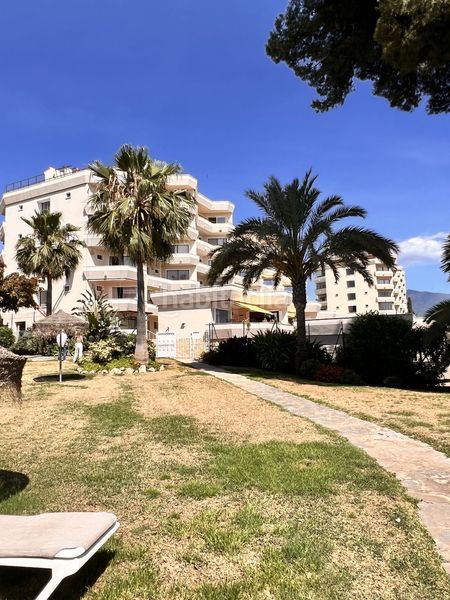 Foto 15cc9c7c-02f7-49d5-b940-2be21f3bae58. Casa amb aparcament a Zona Calvario Estepona