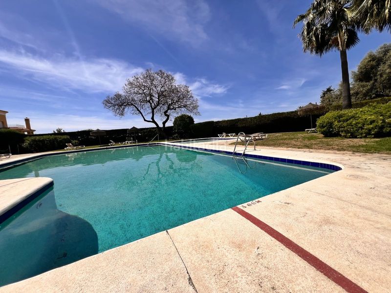 Foto 43313da0-0824-4a16-b70e-f5e937a2d033. Casa amb aparcament a Zona Calvario Estepona