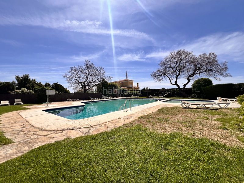 Foto a1e144ed-4fce-4402-9ecb-c51090c59213. Casa amb aparcament a Zona Calvario Estepona