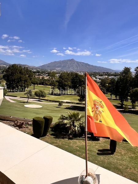 Foto de3fc682-4d23-40aa-b6bc-b92ce2ece8a3. Casa amb aparcament a Zona Calvario Estepona