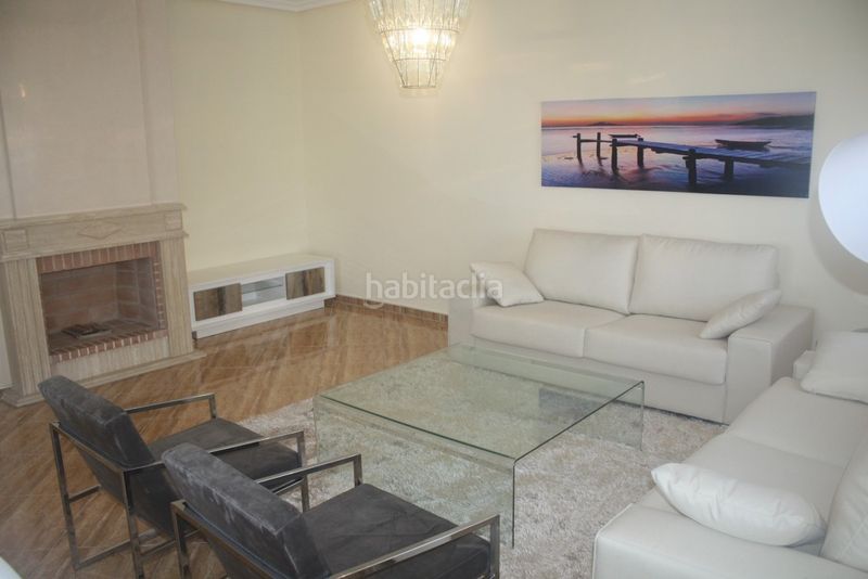 Foto f27b36f6-a5ed-4a9e-9b60-dcde7b96bca7. Casa amb piscina a Los Balcones-Los Altos Torrevieja