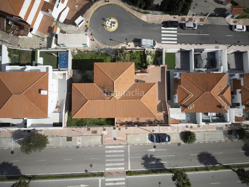 Foto a9941577-a1c3-4fa6-9df9-e2f8a8d7957c. Casa amb aparcament a La Duquesa Manilva