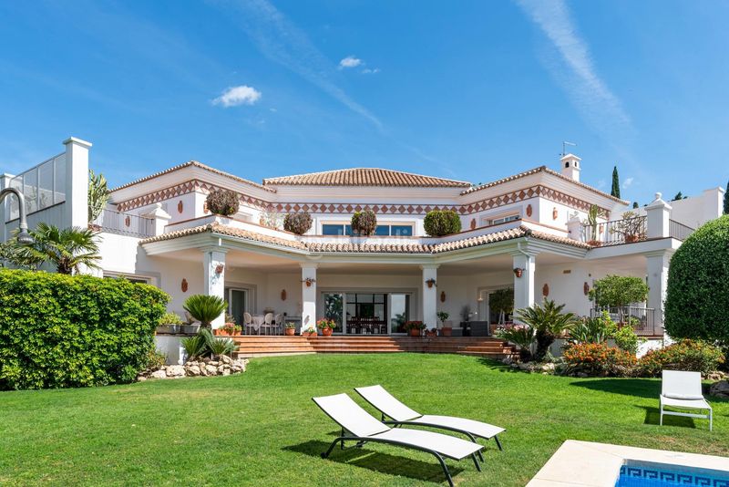 Foto 9d86181d-b258-4953-8a3a-f37523691283. Casa amb piscina a El Paraíso Benahavís