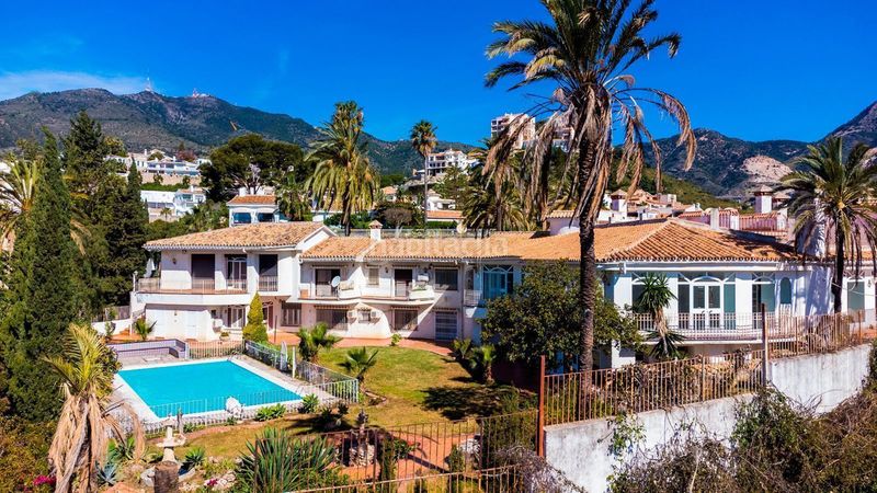 Foto b0c910a2-d55f-46a6-8410-48838a16e0a5. Casa amb aparcament a Torremuelle Benalmádena
