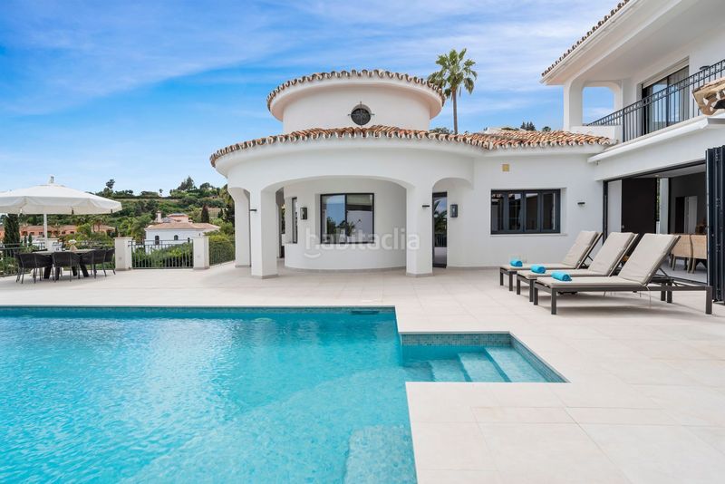 Foto eae22c35-1c3a-4e6d-8938-5fbae8b16288. Casa amb piscina a El Paraíso Benahavís